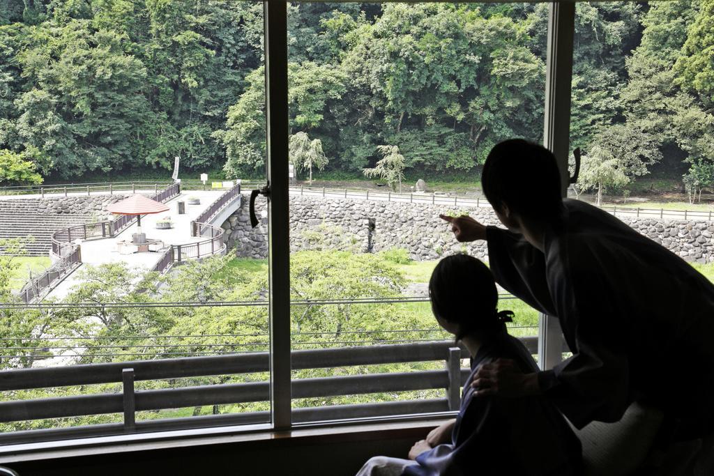 Misasakan Bagian luar foto